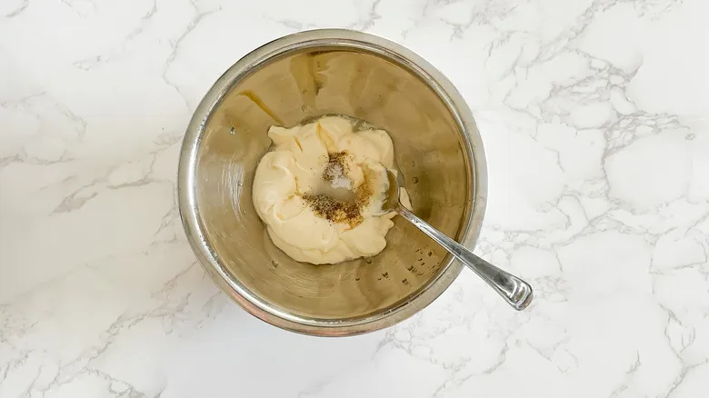 Alioli de Ajo Casero: La Receta Fácil y Versátil para Elevar tus Platillos