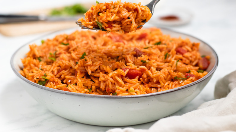 Arroz Mexicano Casero: La Receta Imprescindible para un Platillo Básico y Sabroso