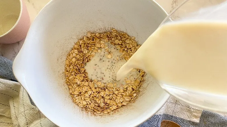 Avena Nocturna con Especias Chai: Receta Saludable y Práctica para un Desayuno Energético