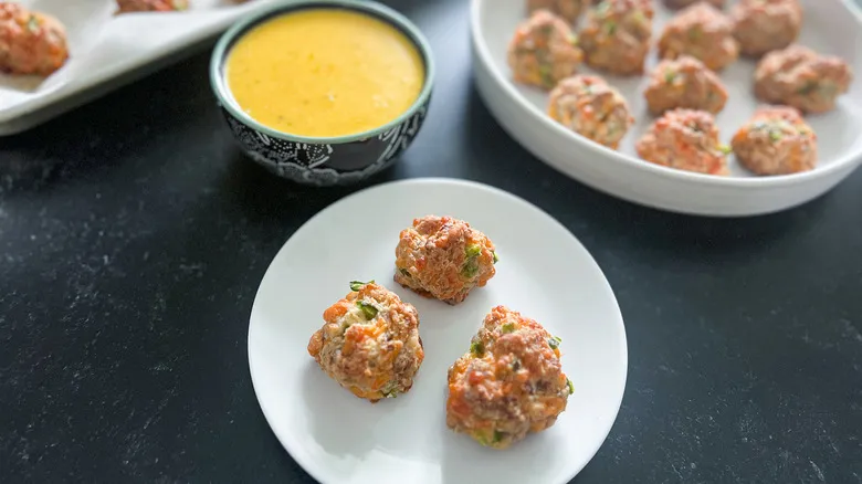Bolitas de Salchicha con Jalapeño y Queso: La Receta Definitiva para Entremeses Memorables