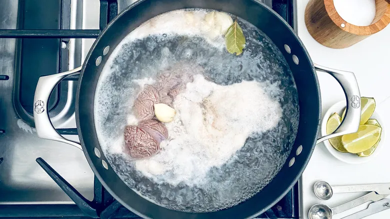 Caldo de Res Mexicano: Receta Reconfortante y Nutritiva para Revivir el Alma