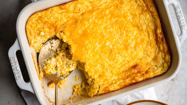 Cazuela de Elote con Queso Cremosa: Receta Fácil y el Acompañamiento Perfecto