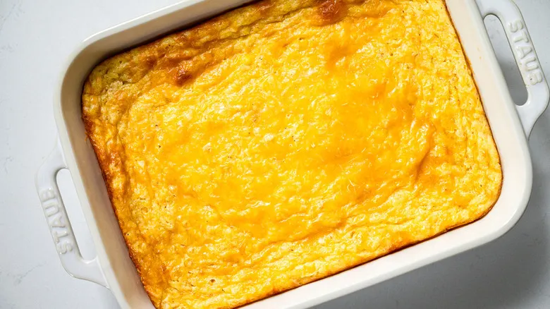 Cazuela de Elote con Queso Cremosa: Receta Fácil y el Acompañamiento Perfecto