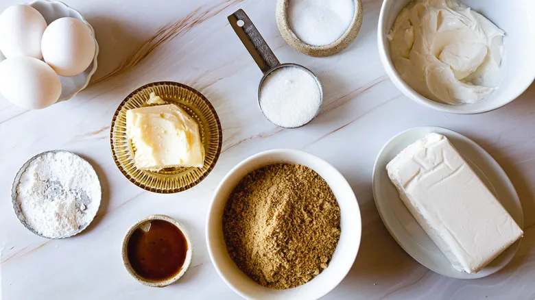 Receta Clásica de Cheesecake Horneado Estilo Nueva York: Guía Paso a Paso para un Postre Perfecto