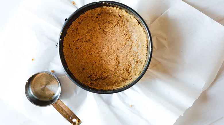 Receta Clásica de Cheesecake Horneado Estilo Nueva York: Guía Paso a Paso para un Postre Perfecto