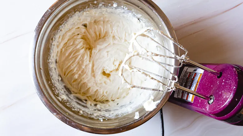 Receta Clásica de Cheesecake Horneado Estilo Nueva York: Guía Paso a Paso para un Postre Perfecto