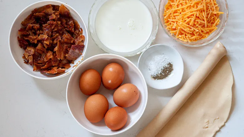 Cómo Preparar un Quiche de Tocino y Queso Cheddar: Receta Clásica y Fácil para el Desayuno