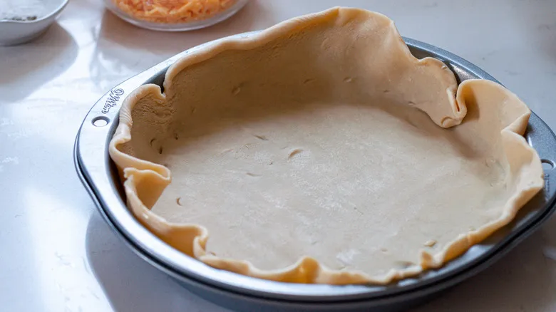 Cómo Preparar un Quiche de Tocino y Queso Cheddar: Receta Clásica y Fácil para el Desayuno