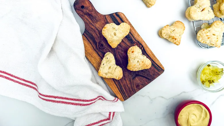Corazones de Hojaldre Cubanos: Un Bocado Salado Irresistible para Cualquier Ocasión