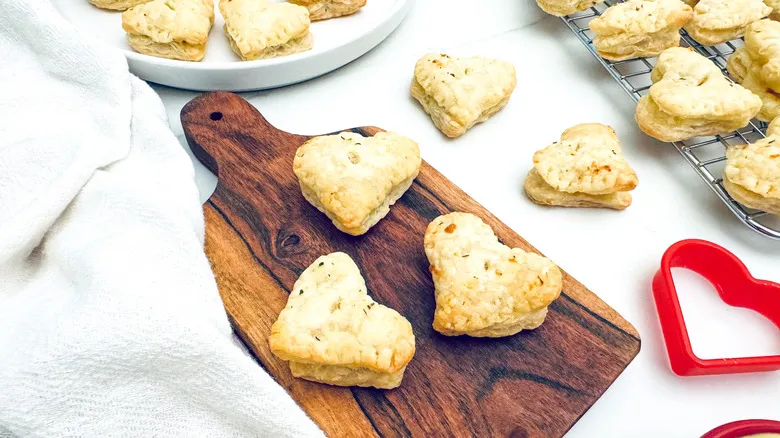 Corazones de Hojaldre Cubanos: Un Bocado Salado Irresistible para Cualquier Ocasión