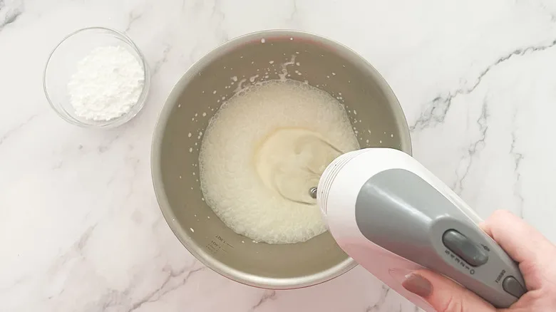Receta de Crema Batida de Vainilla Casera: El Toque Perfecto y Fácil para Tus Postres