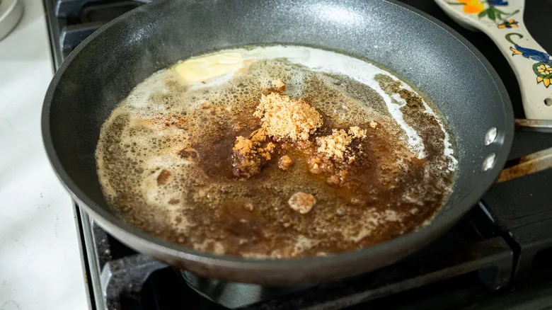 Bananas Foster con Nueces: Receta Fácil y Decadente para Postres Inolvidables