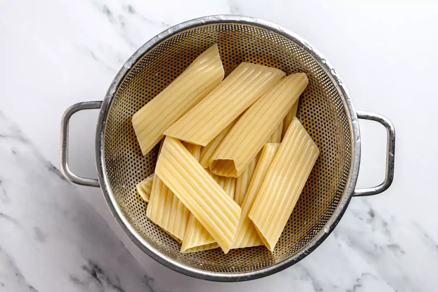 Deliciosos manicotti de queso al horno con salsa marinara