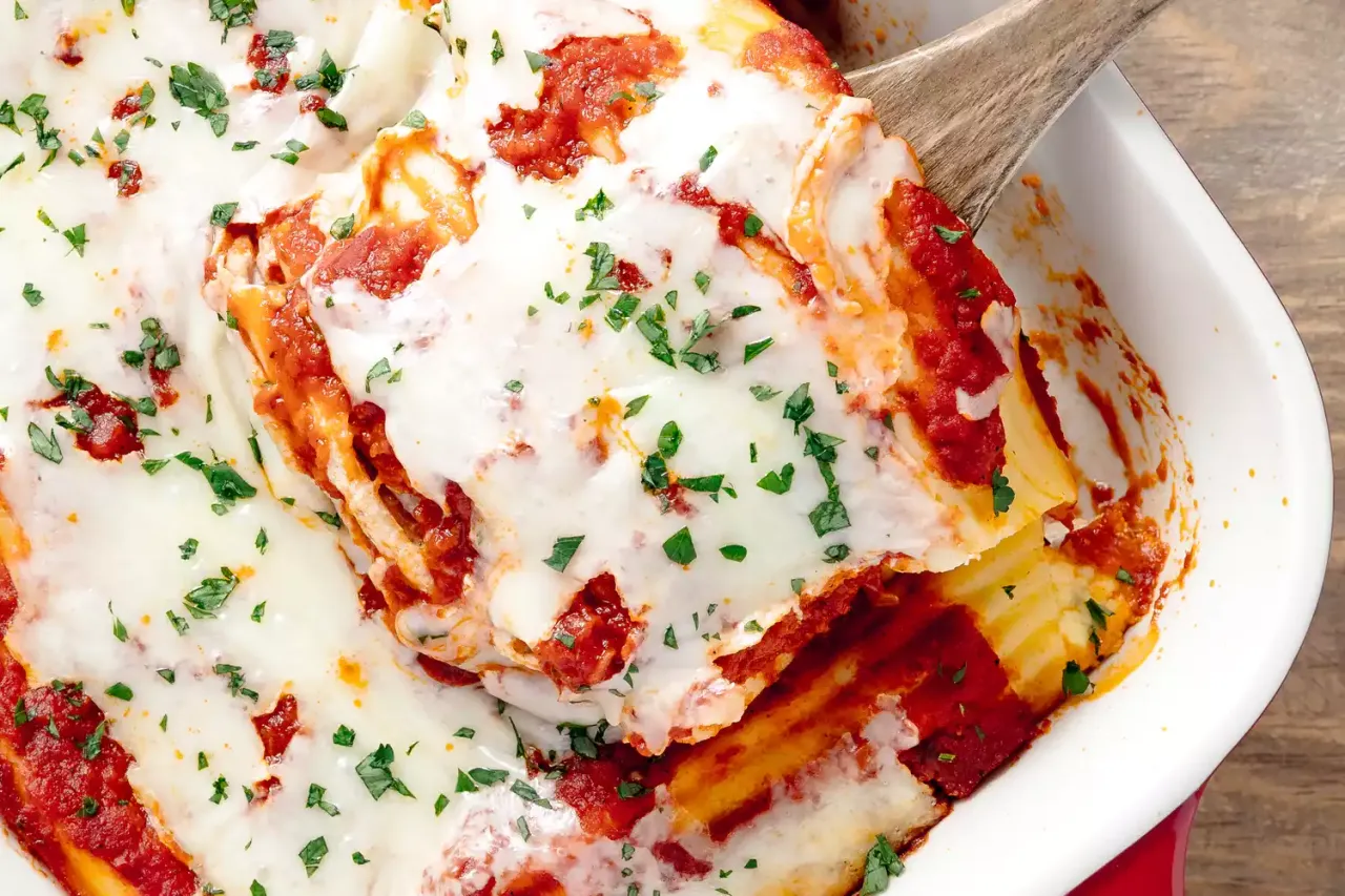 Deliciosos manicotti de queso al horno con salsa marinara