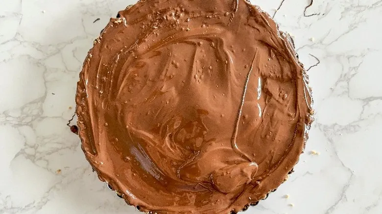 Dominando la Receta del Pastel Gigante de Mantequilla de Maní y Chocolate Estilo Reese&#x27;s