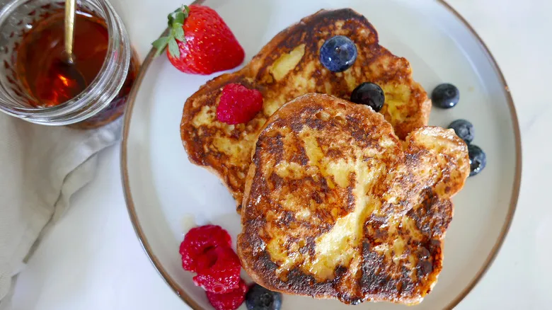 Eleva tu Desayuno: Receta Definitiva de Tostadas Francesas de Brioche