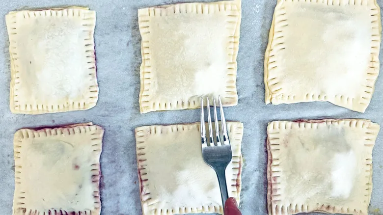 Empanaditas de Mano Caseras: Receta Fácil y Versátil con Relleno de Durazno y Arándano