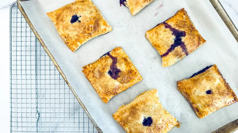 Empanaditas de Mano Caseras: Receta Fácil y Versátil con Relleno de Durazno y Arándano