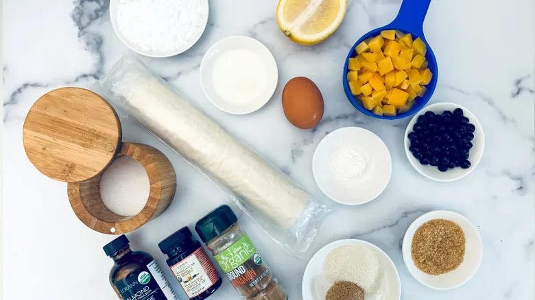 Empanaditas de Mano Caseras: Receta Fácil y Versátil con Relleno de Durazno y Arándano