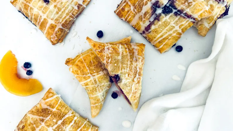 Empanaditas de Mano Caseras: Receta Fácil y Versátil con Relleno de Durazno y Arándano
