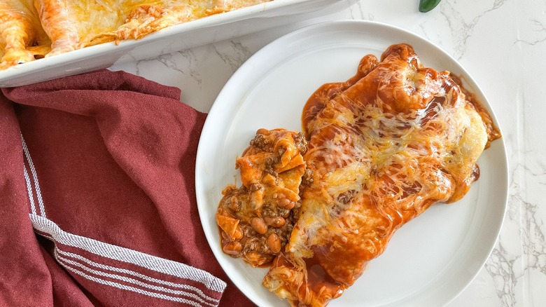 Enchiladas de Carne, Frijol y Queso: Receta Fácil y Rápida para una Cena Deliciosa