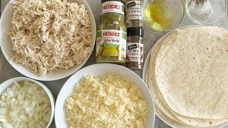 Enchiladas Verdes de Pollo con Salsa Verde: Receta Fácil para la Familia