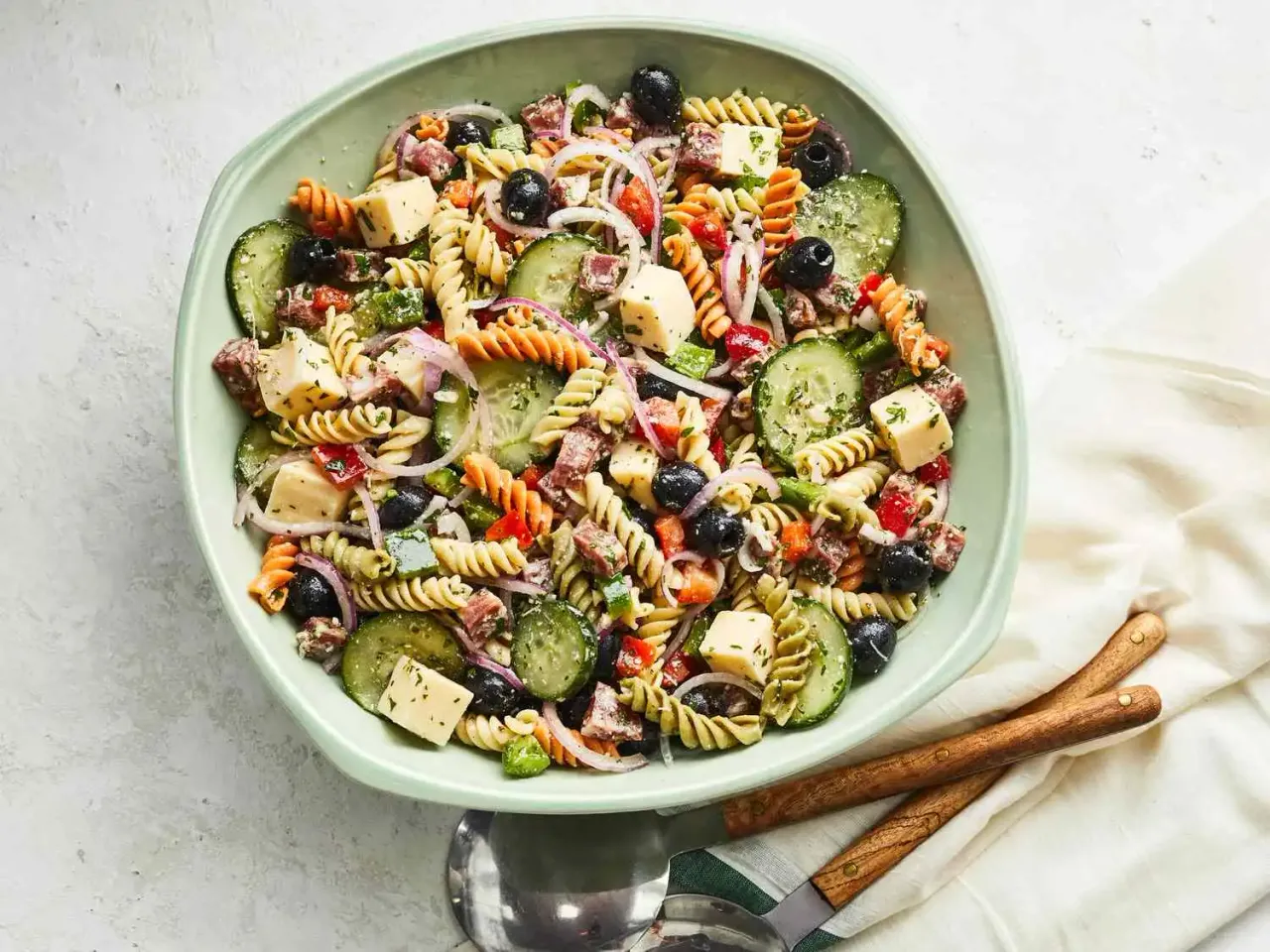 Ensalada de pasta con aderezo casero