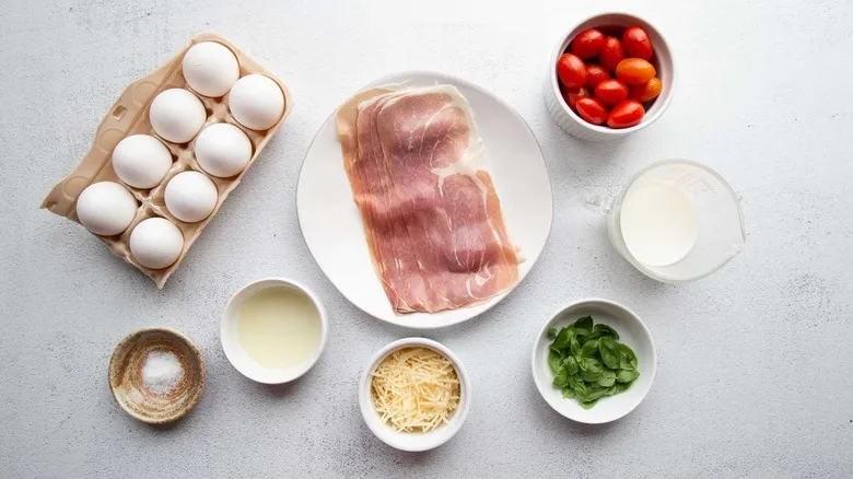 Frittata Perfecta: Receta Versátil de Tomate, Albahaca y Prosciutto para Cualquier Ocasión