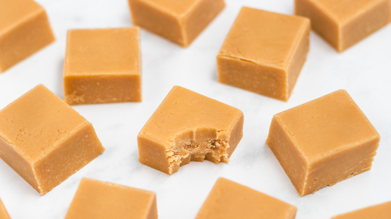 Fudge Casero de 4 Ingredientes: La Receta Irresistible y Fácil que Cambiará tu Paladar