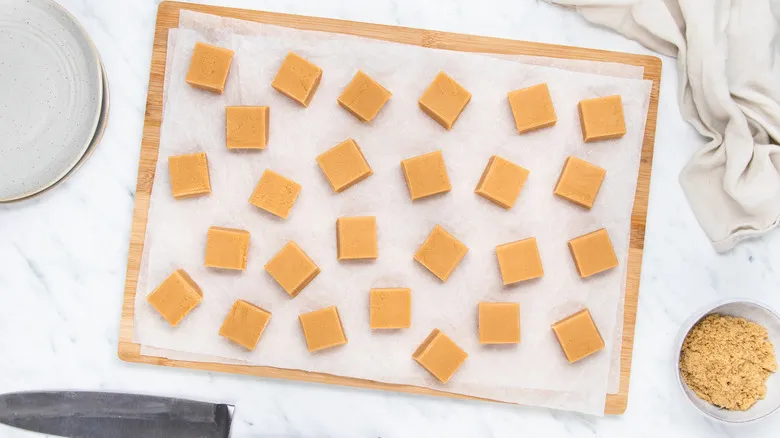 Fudge Casero de 4 Ingredientes: La Receta Irresistible y Fácil que Cambiará tu Paladar