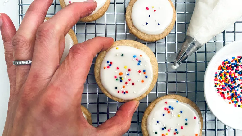 Glaseado Real Sin Huevo: Receta Fácil y Versátil para Decorar Tus Postres