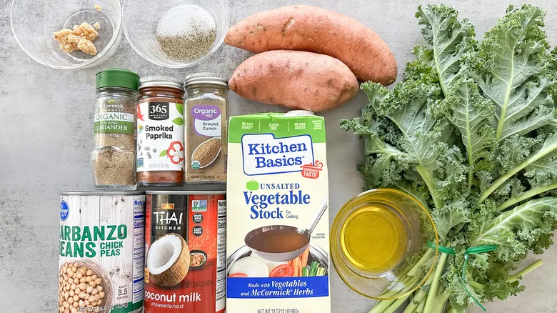 Guiso de Camote Especiado y Col Rizada: Receta Nutritiva y Confortable para una Alimentación Saludable