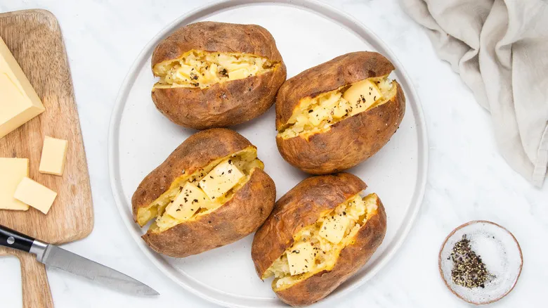 La Papa Asada Perfecta: Receta Clásica al Horno para Cualquier Ocasión