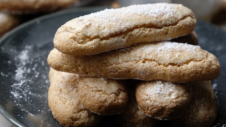 Ladyfingers Caseras: La Receta Clásica para Postres Elegantes y el Café Perfecto