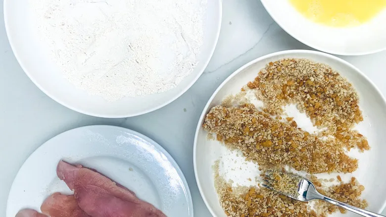 Milanesas de Pollo Crujientes: La Receta Definitiva con Toque de Cebolla Francesa