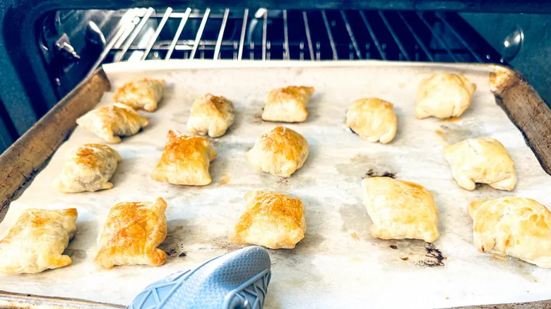 Mini Wellingtons de Champiñones: Receta Fácil para Aperitivos Elegantes