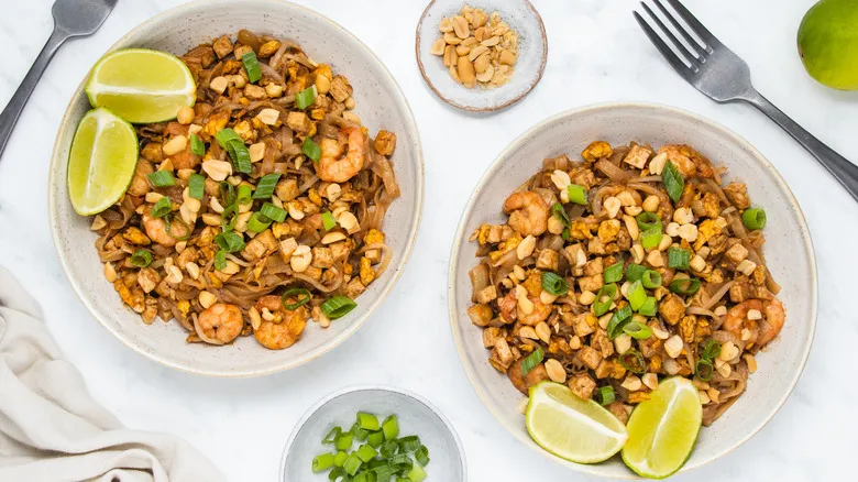 Pad Thai con Camarones: Receta Clásica y Fácil para Deleitar tu Paladar