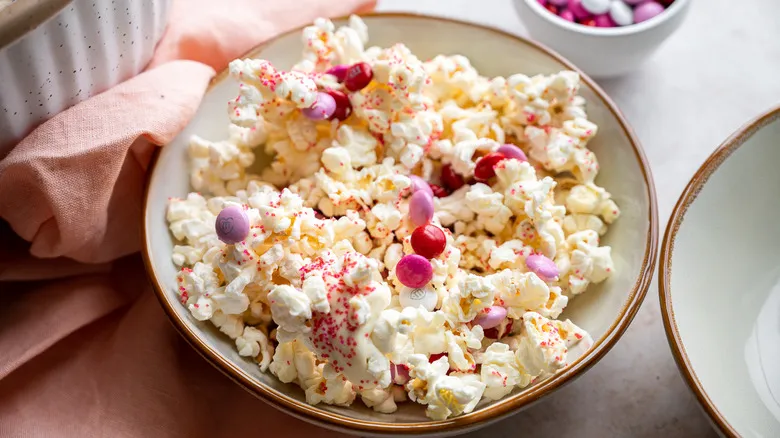 Palomitas Dulces y Saladas: La Receta Festiva Perfecta para Compartir
