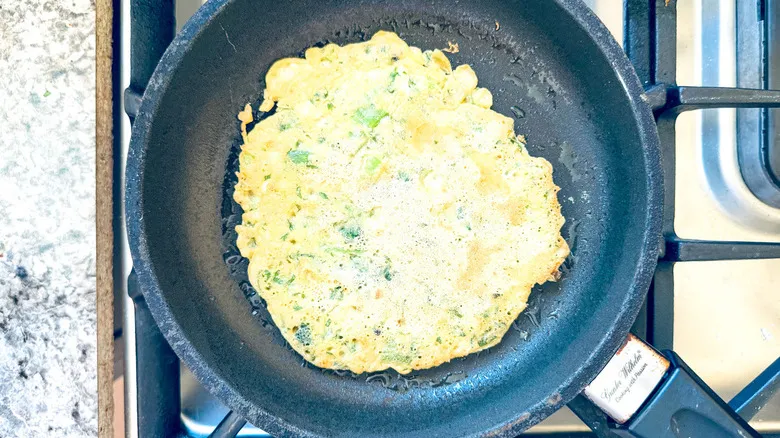 Panqueques de Garbanzo Salados: Receta Alta en Proteína y Sin Gluten