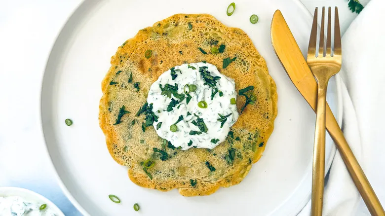 Panqueques de Garbanzo Salados: Receta Alta en Proteína y Sin Gluten