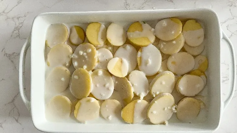 Papas Gratinadas Cremosas Clásicas: La Receta Definitiva para Deleitar a Todos