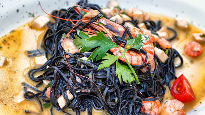 Pasta con Mariscos en 20 Minutos: Receta Fácil, Versátil y un Solo Olla