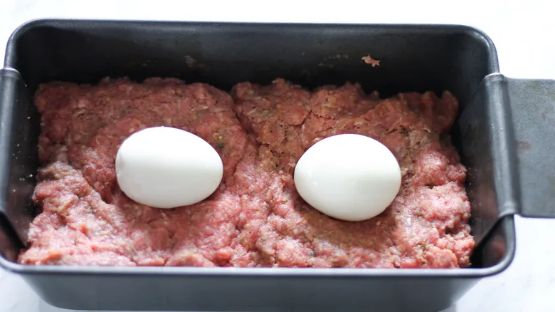 Pastel de Carne Relleno de Huevo: La Receta Definitiva para una Cena Inolvidable y Nutritiva