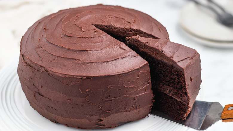 Pastel de Chocolate de Dos Capas: Receta Infalible para un Postre Casero Perfecto