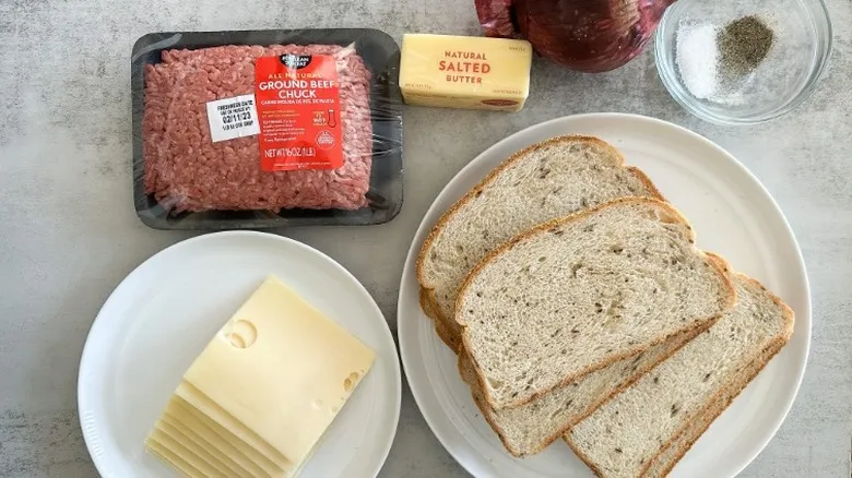 Patty Melt Suizo Clásico: La Receta Definitiva para un Sándwich Reconfortante