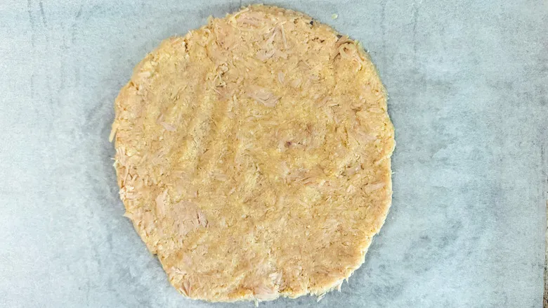 Pizza de Ensalada César con Masa de Pollo: Receta Sin Gluten Innovadora y Deliciosa