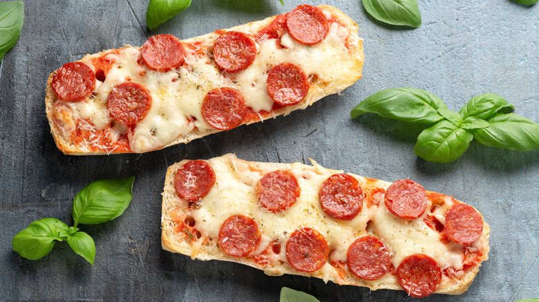 Pizza de Pan Francés Casera: Un Clásico Reinventado para tu Cocina