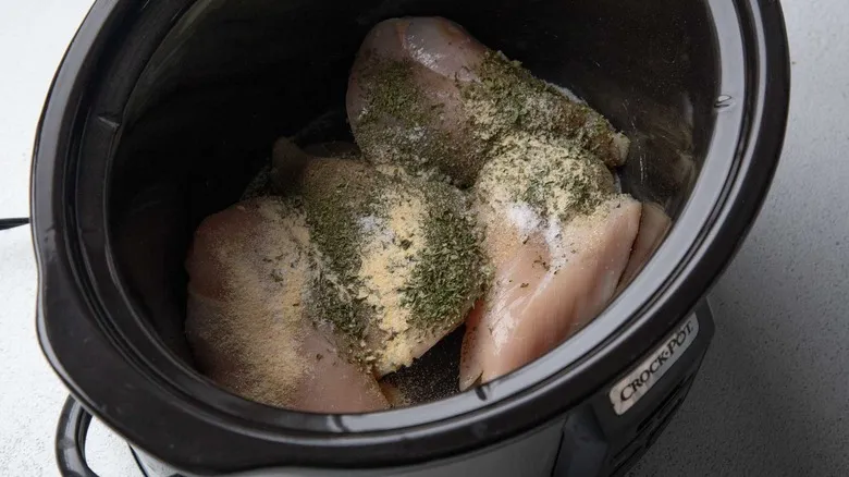Pollo Mississippi en Olla de Cocción Lenta: Receta Fácil y Casera Sin Sobres