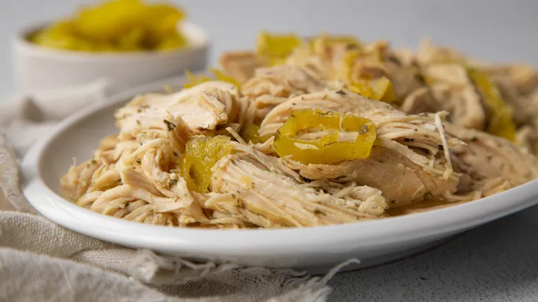 Pollo Mississippi en Olla de Cocción Lenta: Receta Fácil y Casera Sin Sobres