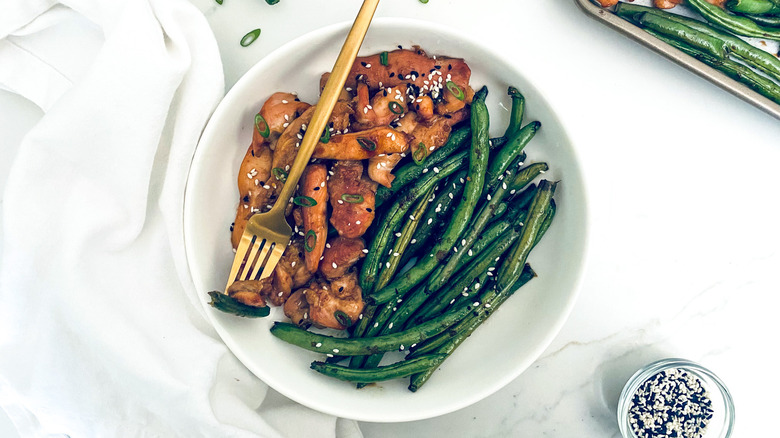 Pollo Teriyaki en Charola: Receta Infalible para Comidas Rápidas y Saludables